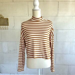 Forever 21 Vintage White Tan Long Sleeve Crop Top Shirt Sweater Turtleneck Boho